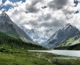 Превью для новости 'Гора Белуха — место силы Алтая и вход в Шамбалу'